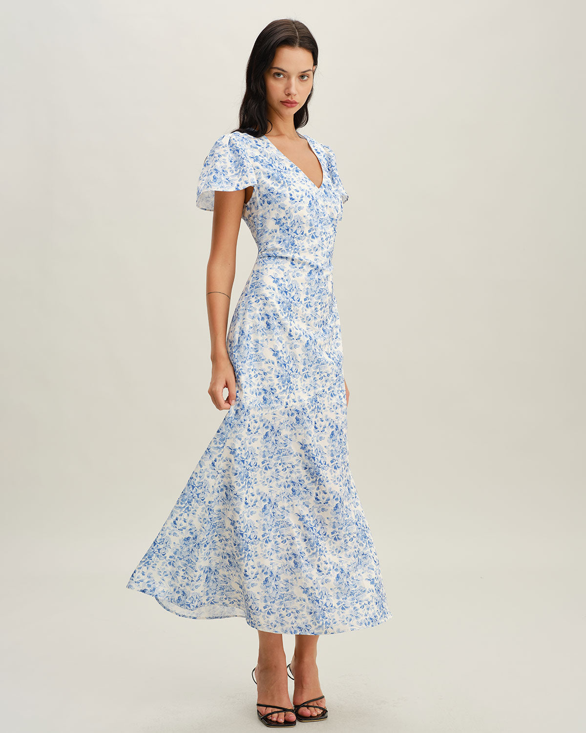 Florencia | Blue Floral V-Neck Button Maxi Dress