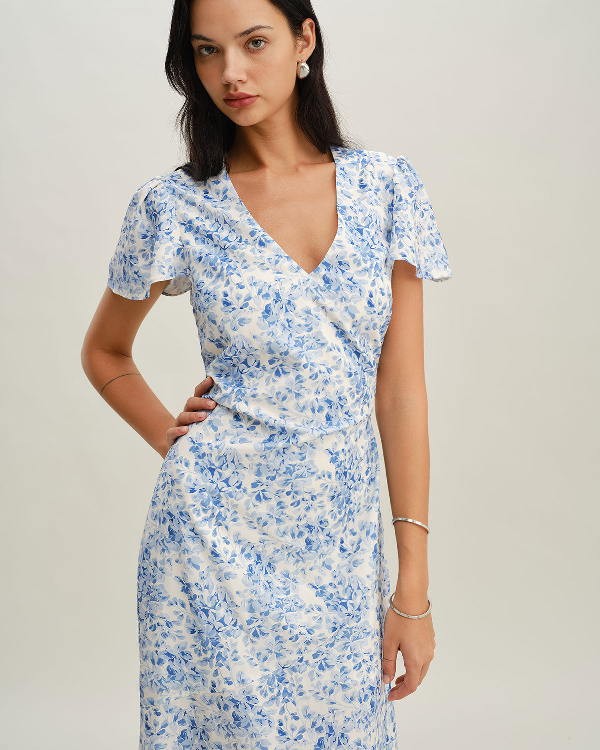 Florencia | Blue Floral V-Neck Button Maxi Dress